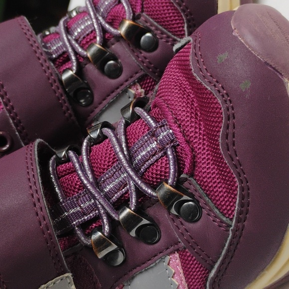 Winter Boots - SIZE: 9.5 - Picture 2 of 8